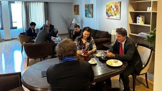 "Trabajando para achicar el Estado y eliminar impuestos", publicó Diana Mondino.