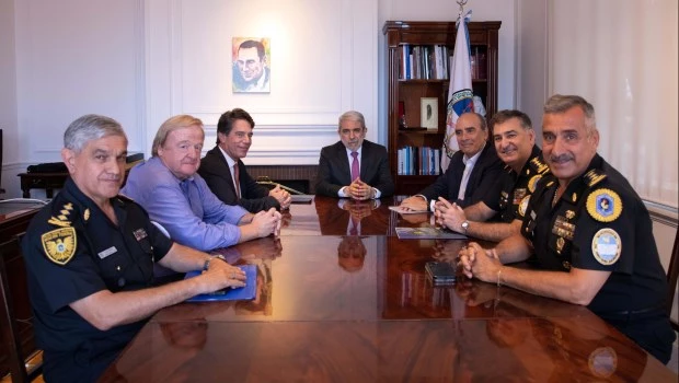 ​ Transición: Aníbal Fernández recibió a Francos y Posse para hablar sobre "seguridad pública"