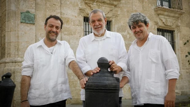 Plumas triunfadoras. De izquierda a derecha, Antonio Mercero, Jorge Díaz y Agustín Martínez.