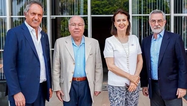 Scioli conservará su puesto como embajador en Brasil y su misión será mejorar la relación del nuevo gobierno con Lula