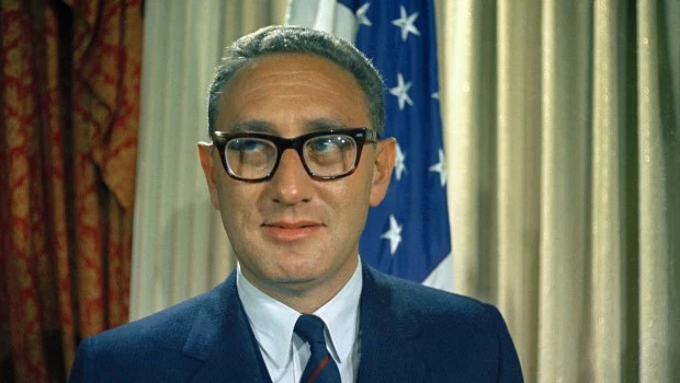 Henry Kissinger, en tres libros