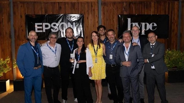 El equipo de Epson junto a Hype.