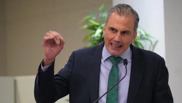 El vicepresidente del partido español VOX dijo que la Argentina "se va cayendo a pedazos de lo que fue el granero del mundo"