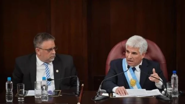 Poggi asumió como gobernador de San Luis y se comprometió a "motorizar el cambio"