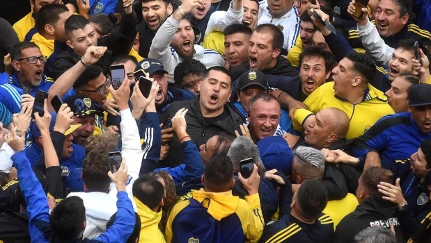 Con aplastante ventaja, Riquelme ganó las elecciones en Boca