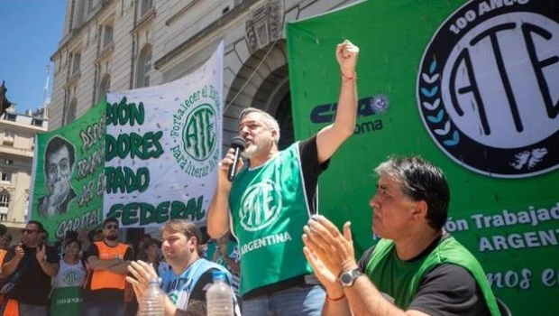 El titular de ATE advirtió que descontar el día a estatales por paro profundizará el plan de lucha