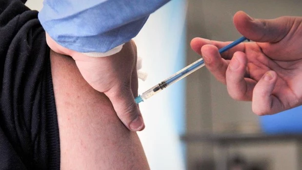 El Ministerio de Salud recomendó reforzar la vacunación contra el Covid