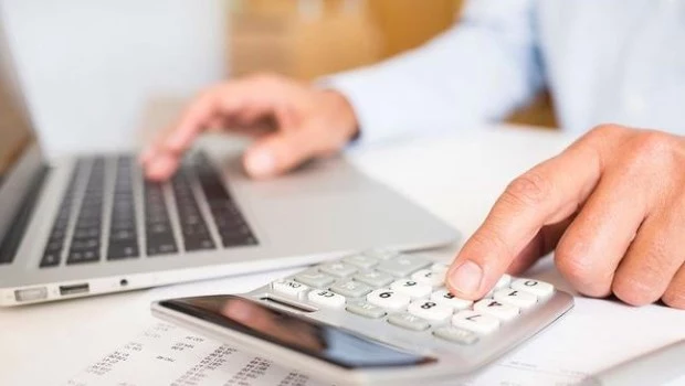 Los aumentos anunciados por, casi todas las empresas de salud privada, del 40% en enero, 25% en febrero y, otro tanto, para marzo los deja afuera del sistema.