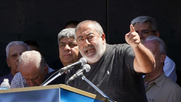 Daer exigió a diputados que "no actúen agazapados en la oscuridad" y rechacen la Ley Omnibus