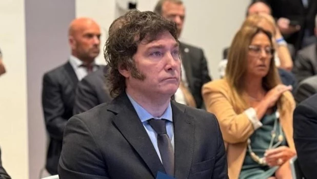 Milei dijo que no está dispuesto a "negociar nada" y que se está más cerca de dolarizar