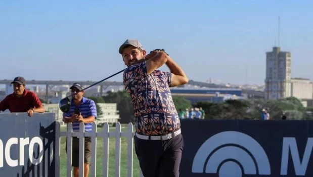 Etulian hizo el viernes seis birdies en sus primeros trece hoyos.