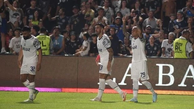 El Rojo venció a Independiente Rivadavia en Mendoza