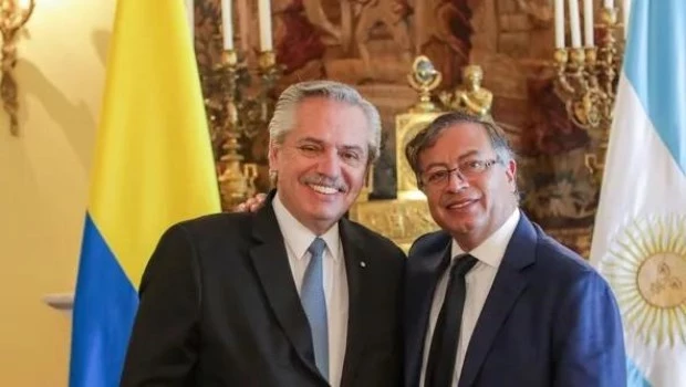 Desde España, Alberto Fernández respaldó a Petro tras las críticas de Milei
