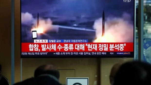 Corea del Norte dispara varios misiles de crucero y crece la tensión con EEUU