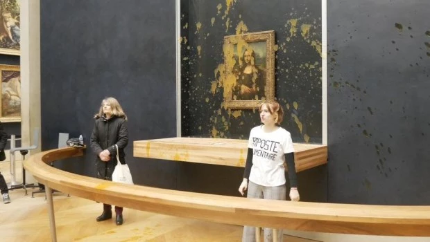 Activistas arrojan sopa sobre "La Gioconda" para protestar contra la política alimentaria en Francia