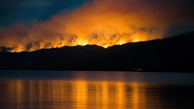 Ya son más de 2.000 las hectáreas quemadas del Parque Nacional Los Alerces