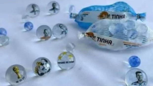 La colección de los Campeones es un furor entre los chicos y aficionados.