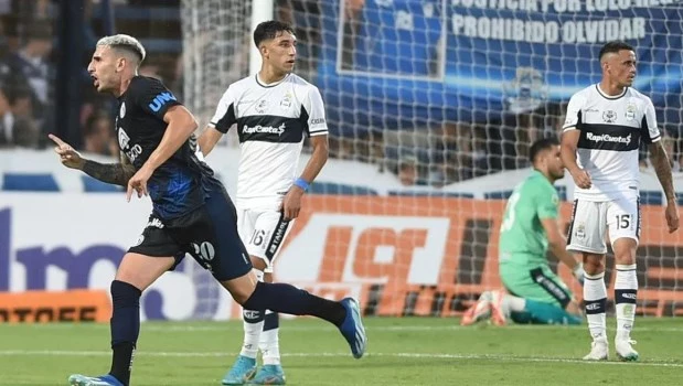 Independiente Rivadavia fue más eficiente y le ganó a Gimnasia en La Plata