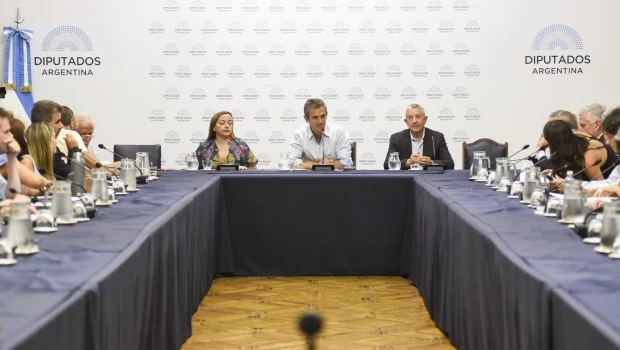 Ley Omnibus: habrá un cuarto intermedio y la sesión podría durar 35 horas