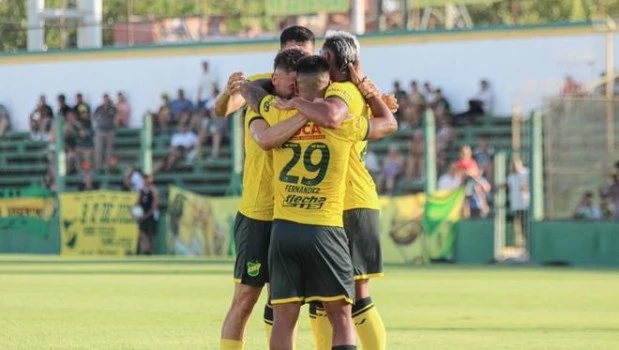 Defensa y Justicia liquidó a Platense en el primer tiempo