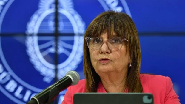 Bullrich anticipa que habrá sanciones a efectivos que hayan usado distintivos partidarios 