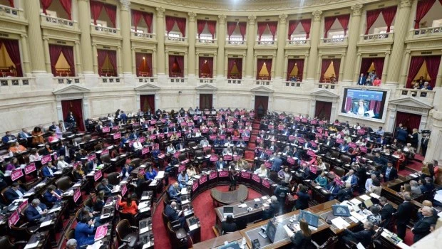 Tras un cuarto intermedio, continúa el tratamiento de la ley Bases en el Congreso