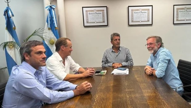 Massa se reunió con Bordet y alertaron sobre la "falta de definición para las provincias" en la ley Bases