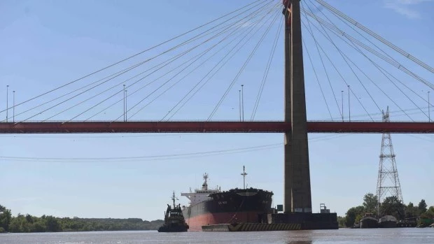 Retiraron el barco siniestrado en el Complejo Zárate-Brazo Largo y se normaliza la navegación