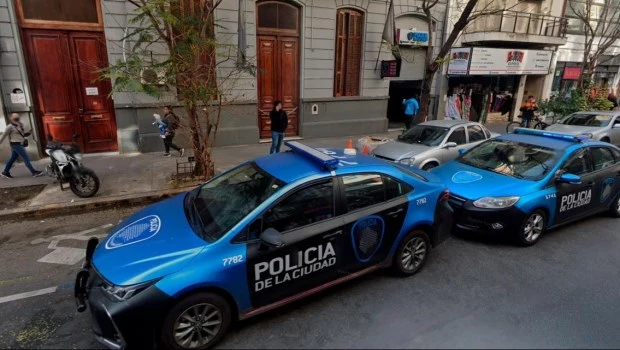 Roban 15 mil dólares de dos departamentos de Villa Crespo