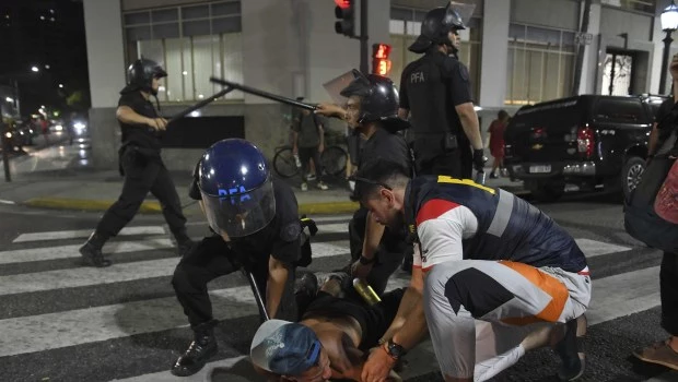 Bullrich dijo que "ya hay 18 detenidos, más los de la Ciudad" por los incidentes en Plaza Congreso