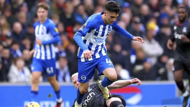 Facundo Buonanotte anotó en la victoria de Brighton sobre Crystal Palace