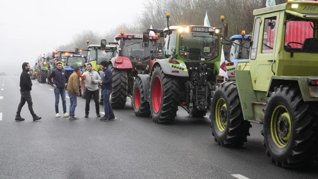 La policía francesa levanta los últimos bloqueos de agricultores
