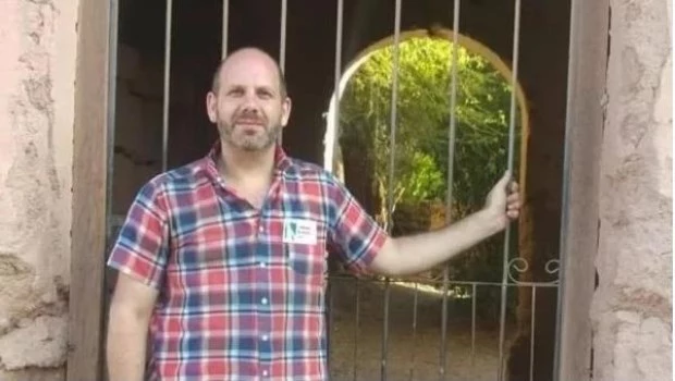Un VW CrossFox sin patente captado en video, la pista sobre los asesinos del monaguillo y su tía 