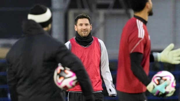Messi admite sentirse mejor en lo físico pero no confirmó si jugará un amistoso en Japón