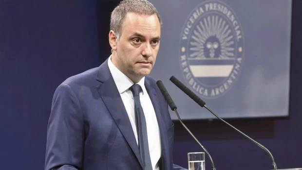 Adorni afirmó que el Gobierno "está evaluando" un plebiscito para avanzar con la ley "Bases"