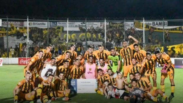 Mitre de Santiago del Estero aprovecha el bajón de Belgrano y le da otro empujón en Copa Argentina