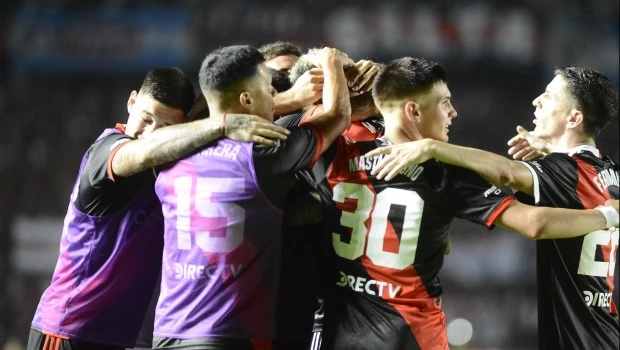 River goleó a Excursionistas y se instaló en los 16avos de final de la Copa Argentina 