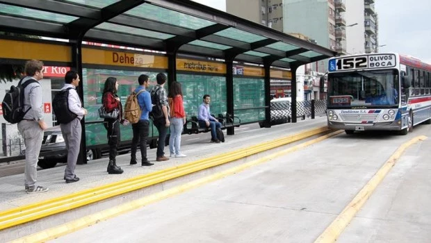 El Gobierno nacional reduce los subsidios a las empresas de colectivos