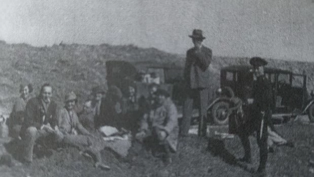 Imagen de una “salida de campo” de la Asociación Ornitológica del Plata en 1925.