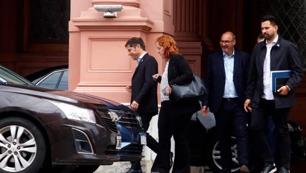 Kicillof advirtió que si el Gobierno no le gira fondos no podrá pagar el sueldo de los docentes