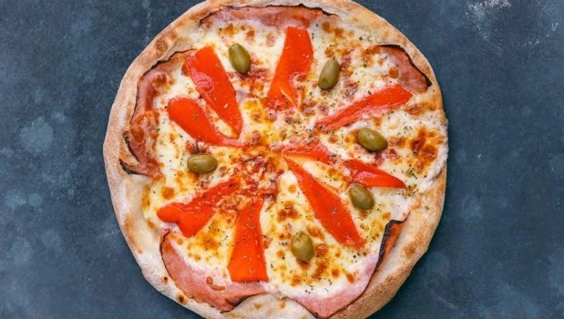 A festejar por el Día Mundial de la Pizza