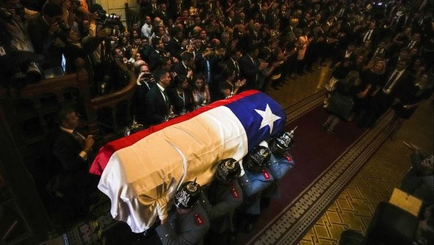 Chile despidió a Piñera, reconocido por expresidentes y miles de personas en las calles