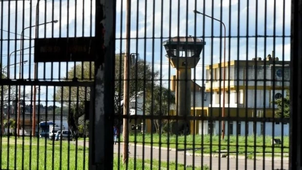 Cayó una banda que hacia extorsiones desde la cárcel de Batán 