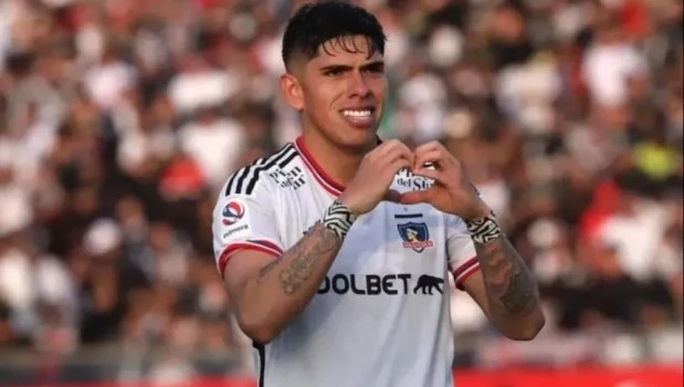 El chileno Carlos Palacios confirmó que no jugará en Boca y que seguirá en Colo Colo