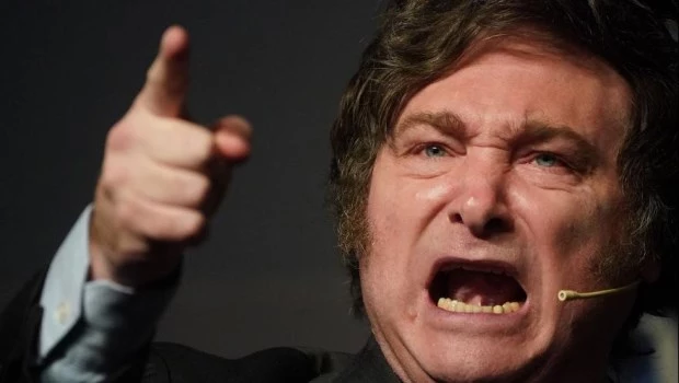 “Son la mugre de la política”