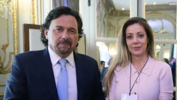 El gobernador de Salta, Gustavo Sáenz, junto a la ex secretaria de Minería Flavia Royon.