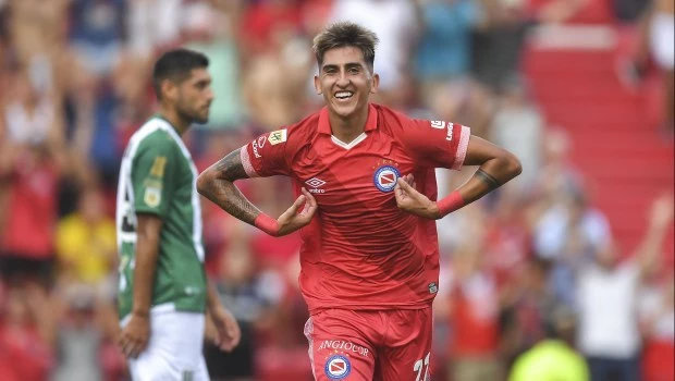 Argentinos remontó el partido ante a Banfield y lo terminó ganando 4 a 2