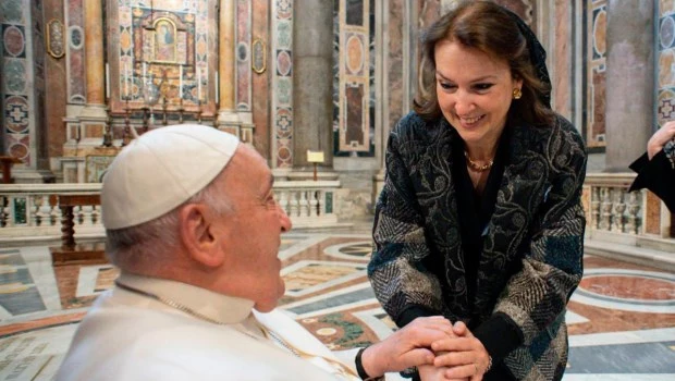 "Es muy probable que logremos revertir esta enorme crisis", pronosticó Mondino desde el Vaticano 