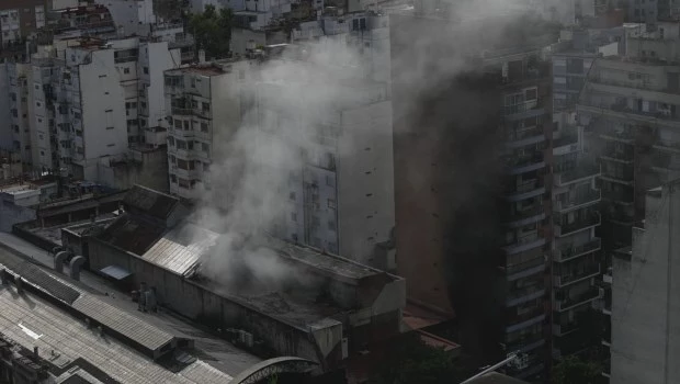 Estiman que un desperfecto en una máquina de filtración de aceite fue causa del incendio de Edesur