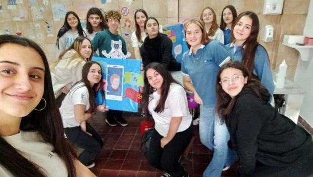 Premian en España a estudiantes secundarios cordobeses por un proyecto de Inteligencia Artificial